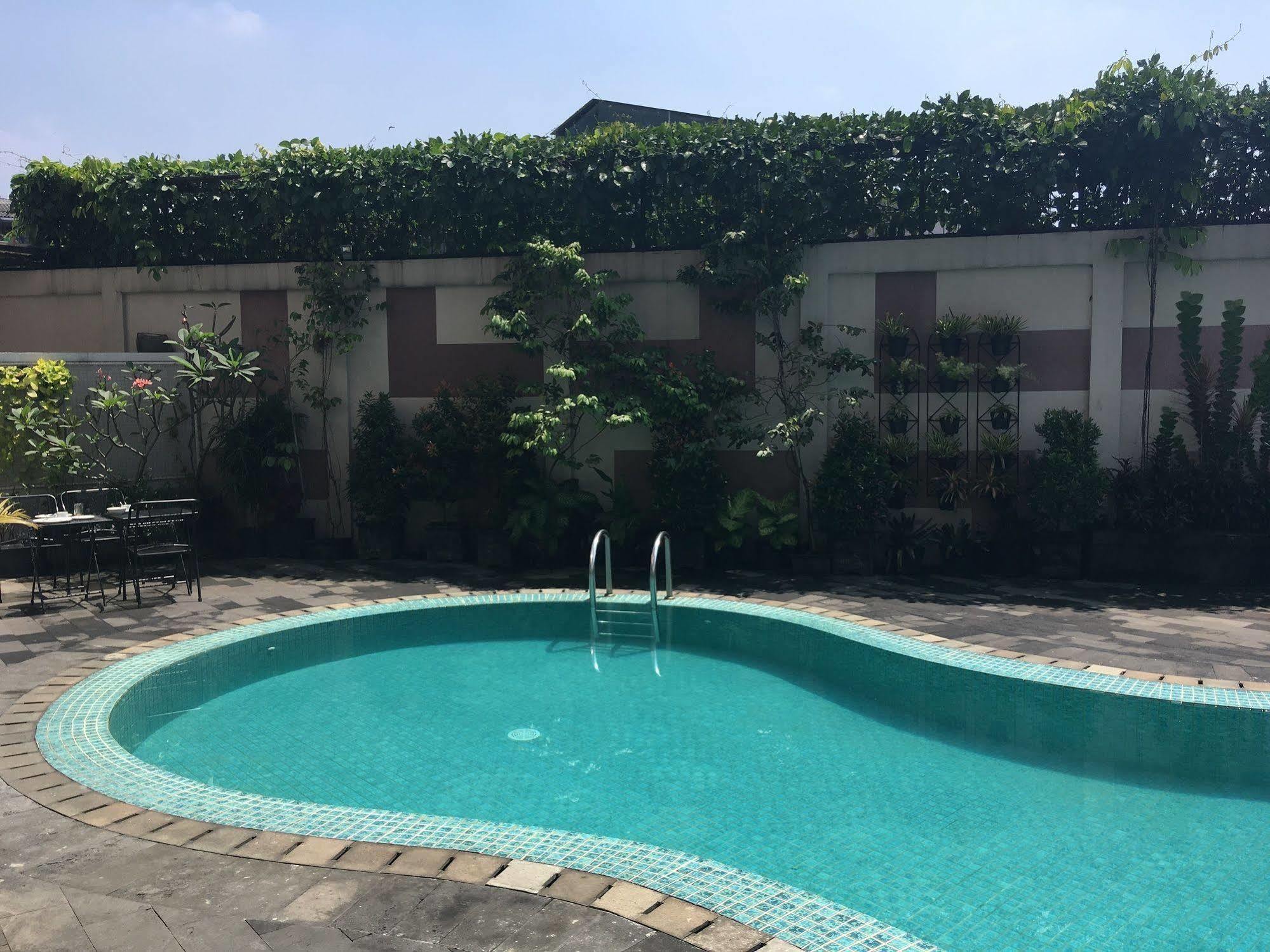The Eight Hotel Bandung Exterior photo