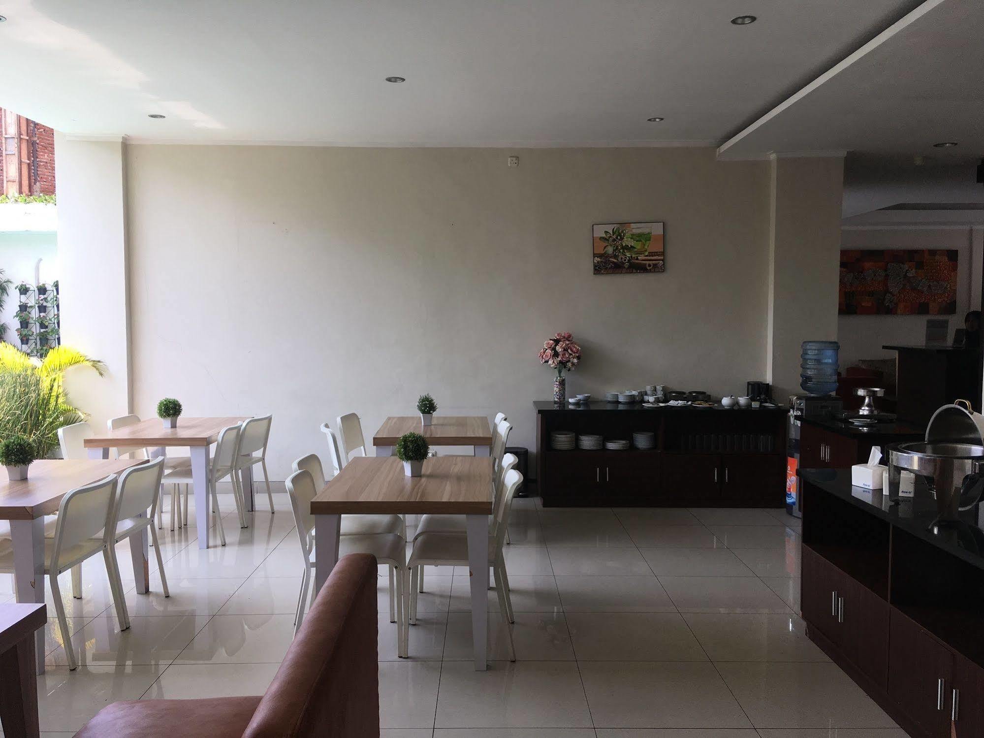 The Eight Hotel Bandung Exterior photo